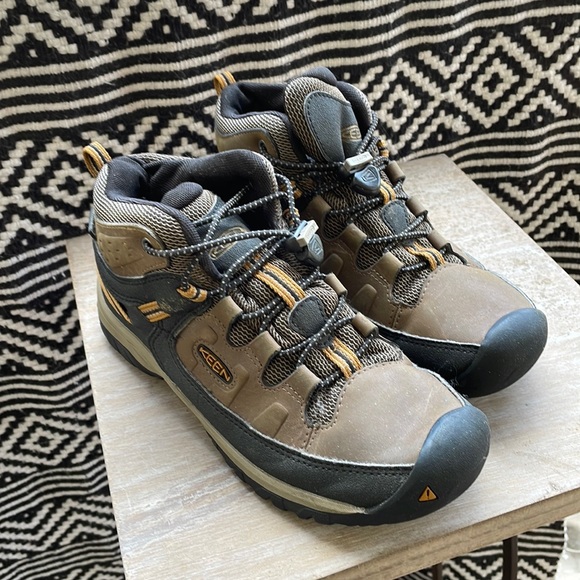 Keen Other - Keen kids’ hiking boots - worn once
